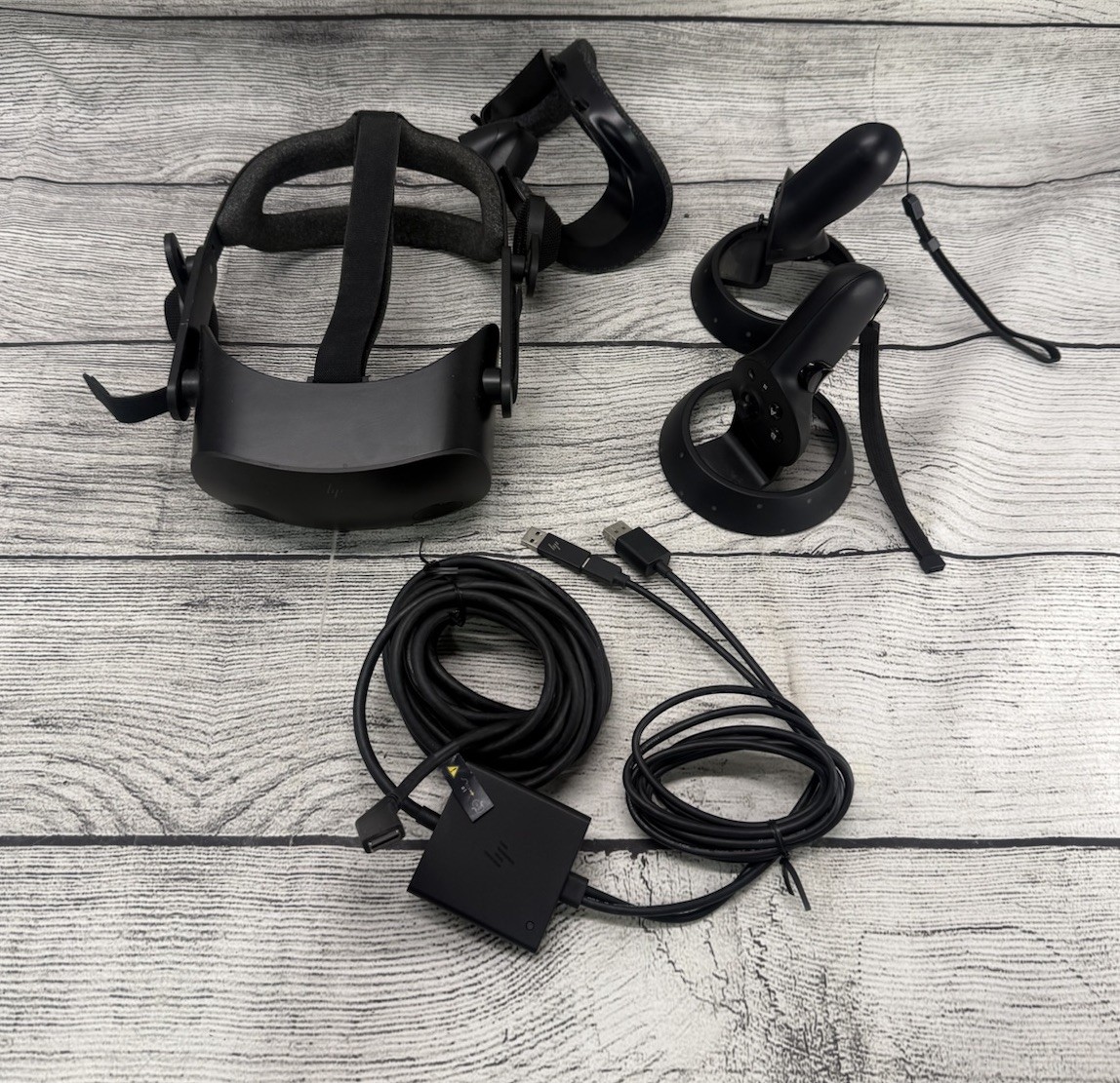 HP Reverb G2 Virtual Reality Wired VR Headset w/ 2 Controllers