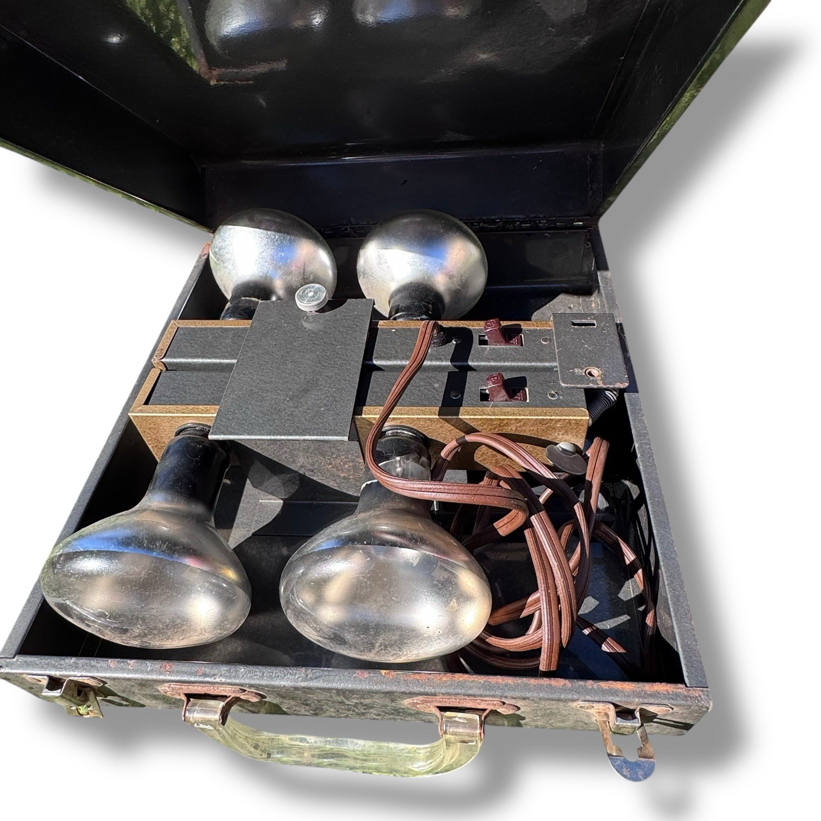 VTG Folding 4-Bulb Movie Lighting Kit In Metal Carrying Case. Video Flood Lights