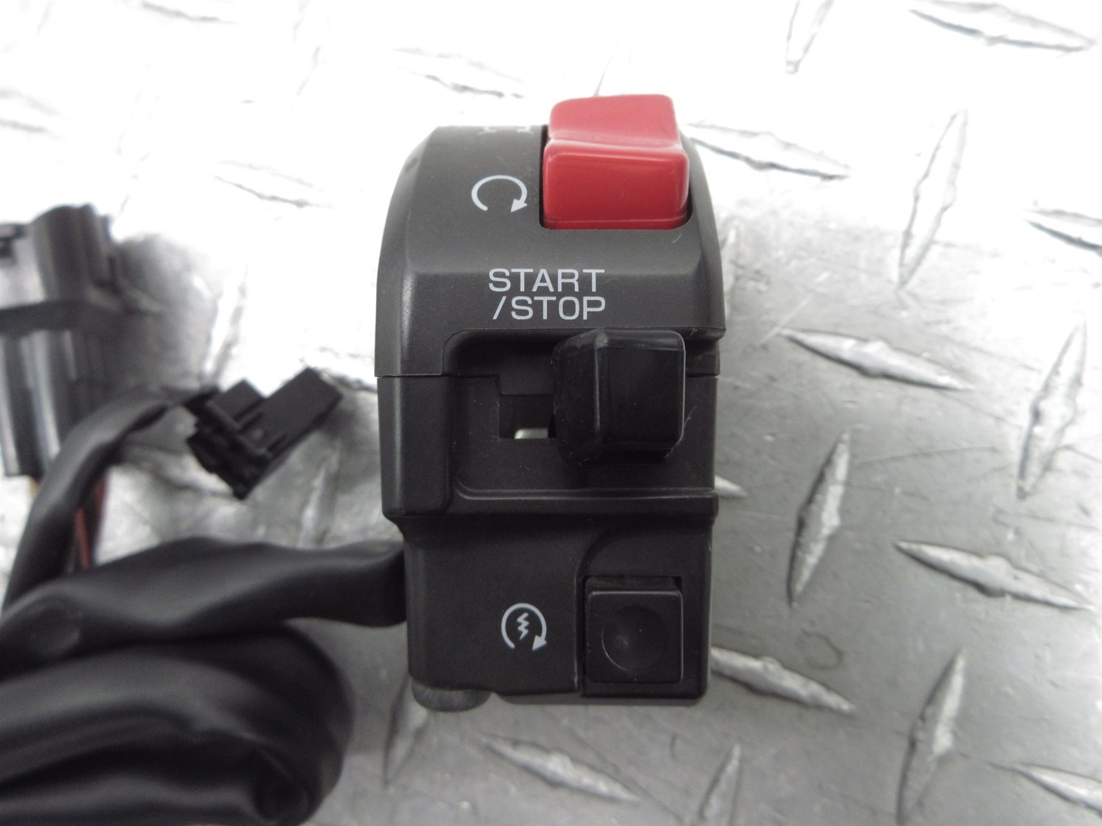 2011 11-15 Kawasaki ZX10R ZX1000 ZX1000D ZX10 Right Switch Throttle Control Grip