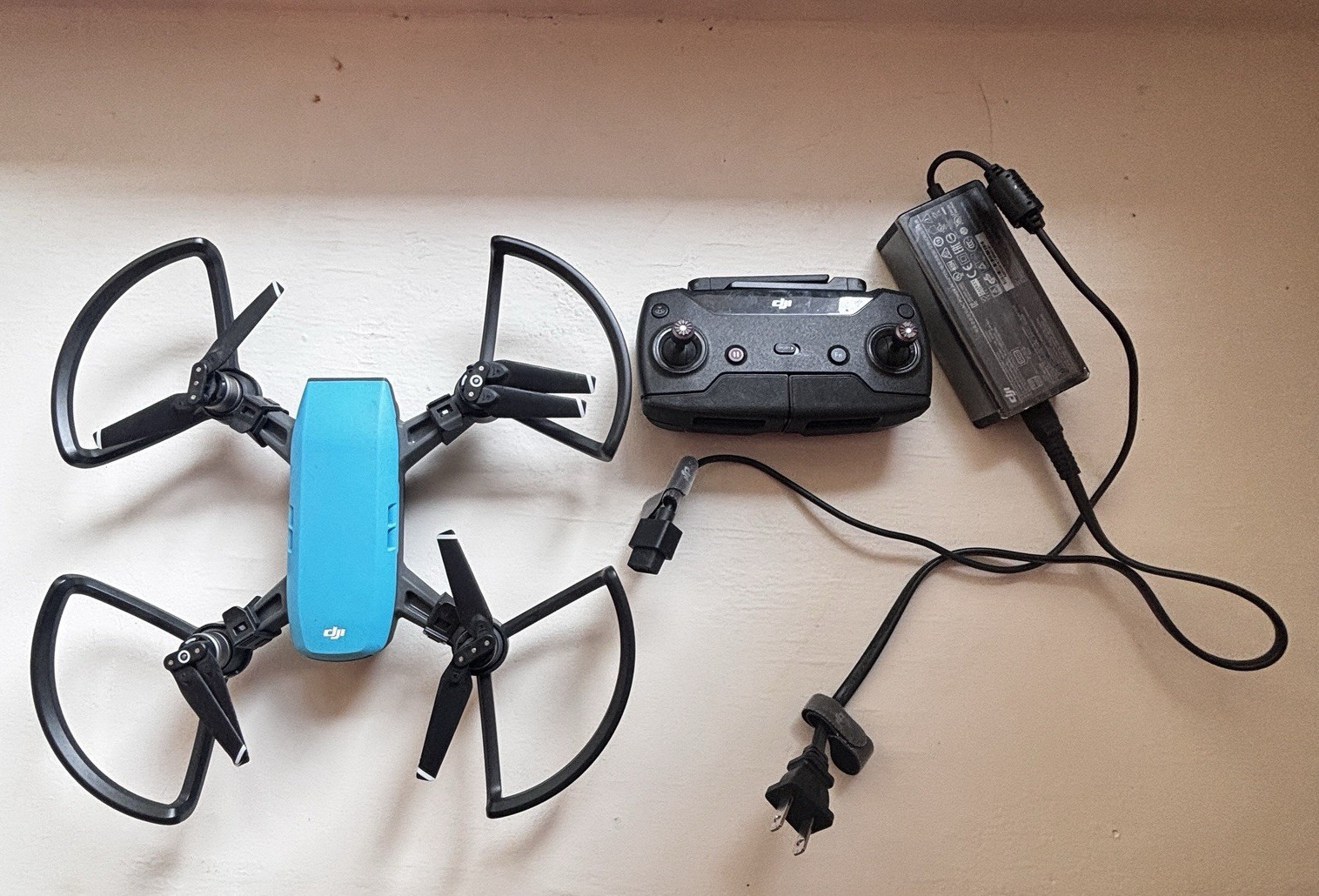 DJI Spark Blue Quadcopter Drone w/ Camera Remote Controller Battery Charger