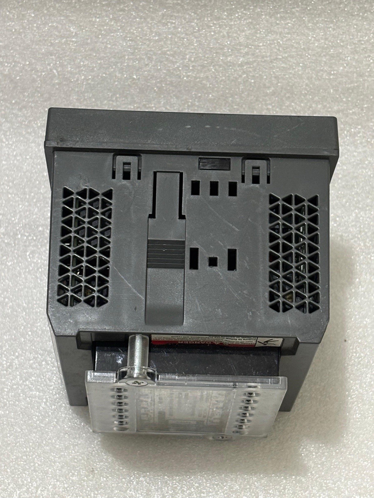 Schneider Conzerv EM6400NG