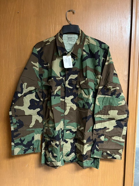 U.S. G.I. Hot Weather Field Shirt, Woodland, Unused Size Large/ Long