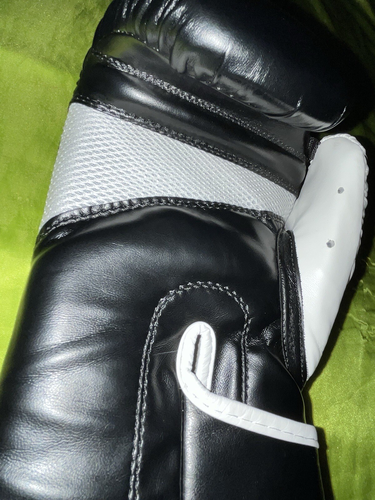 9 ROUND Boxing Gloves 10oz Black White Hook And Loop Straps