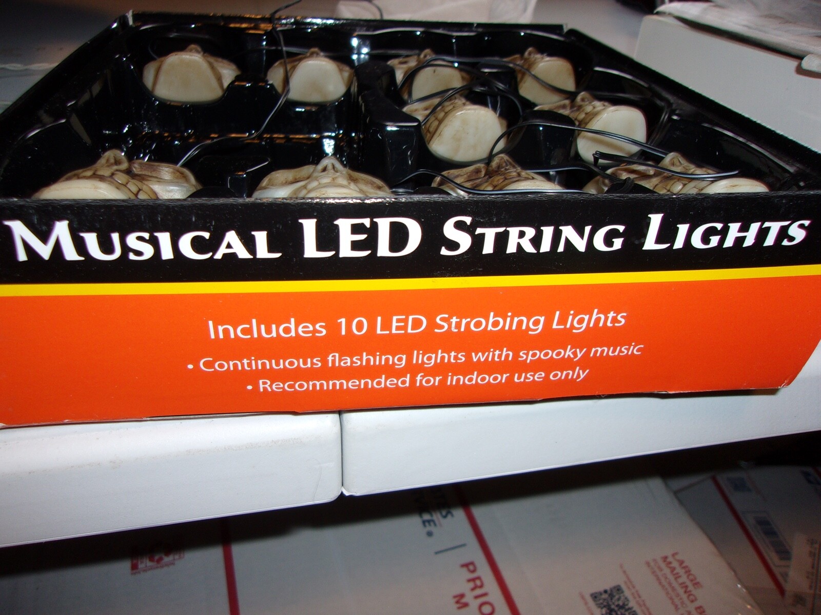 HALLOWEEN MUSICAL LED SKELETON STRING LIGHTS STROBING WITH BOX