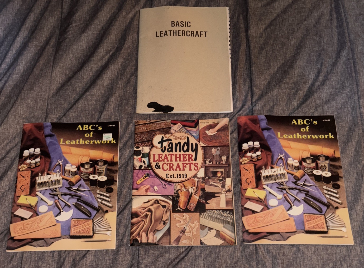 Lot Of 4 Leatherwork Magazines/ ABC’s Of Leatherwork-Tandy Leather & Crafts/
