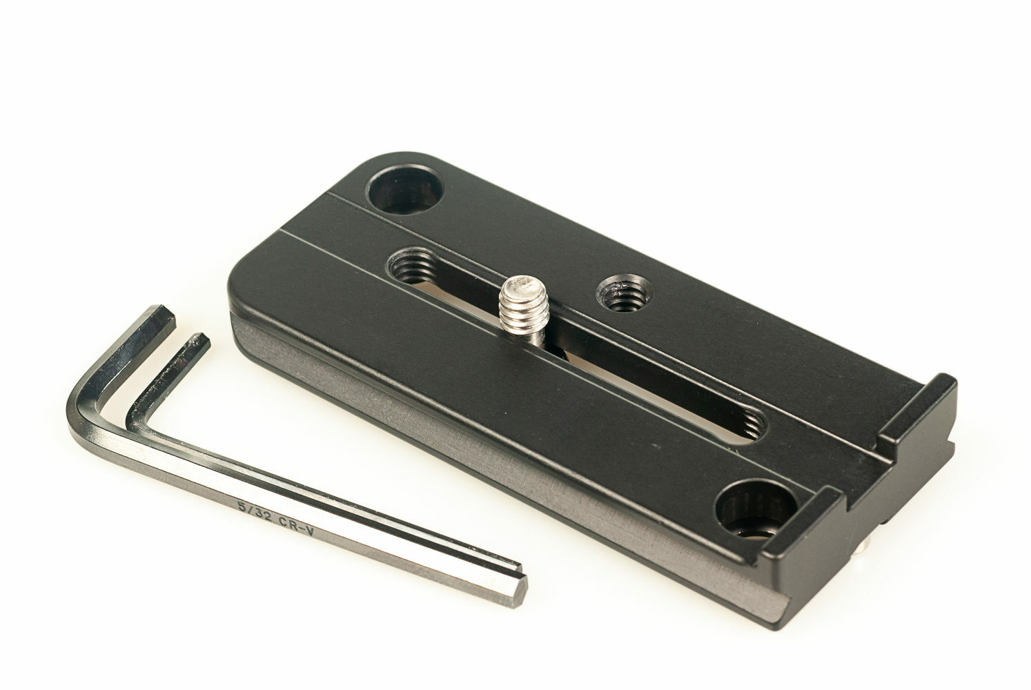 3.750" plate with ridge and 2 QD (Quick Detach) socket. RRS Kirk Hejnar Markins