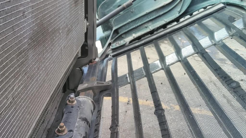 Replaces 17-15346-002 2016 FREIGHTLINER CASCADIA 113 HOOD BRACKET ,  OH