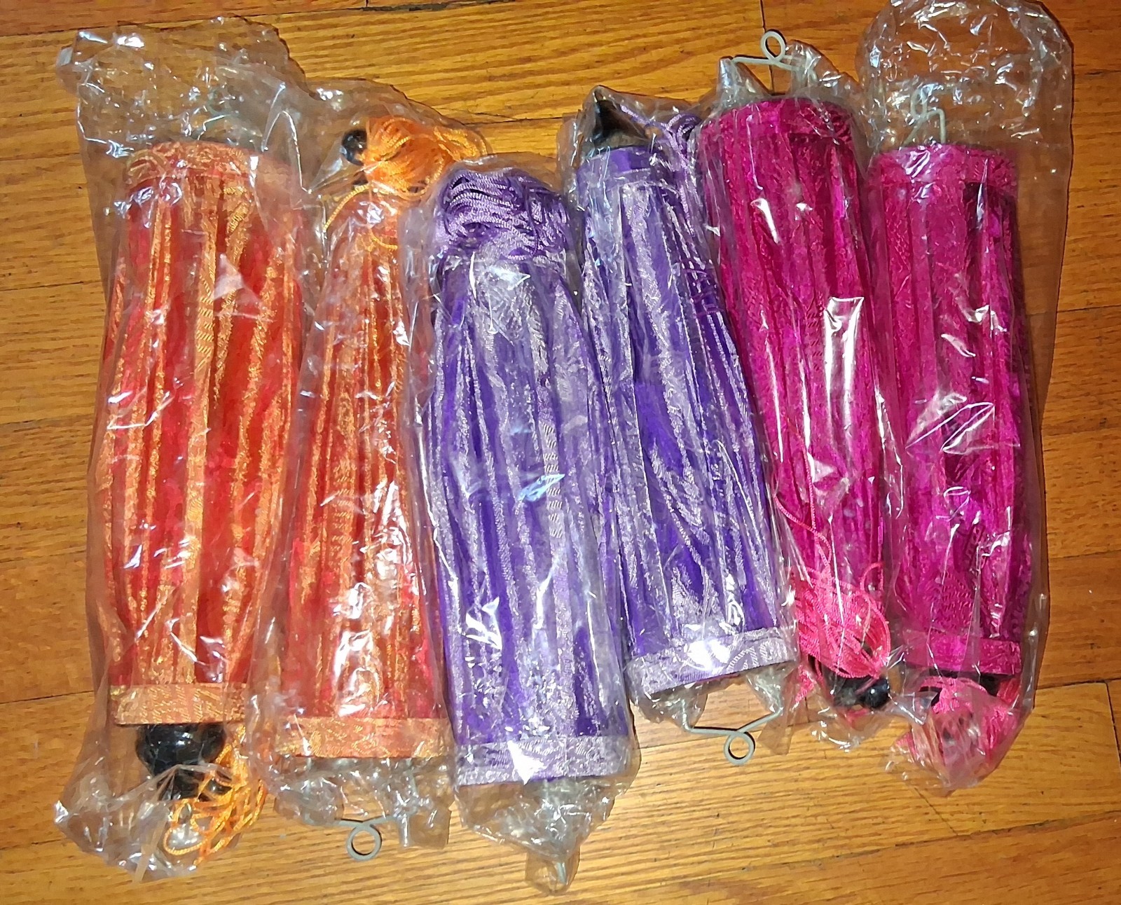 2pc/8.5” AUTHENTIC VIETNAMESE SILK LANTERN — Garlic Umbrella
