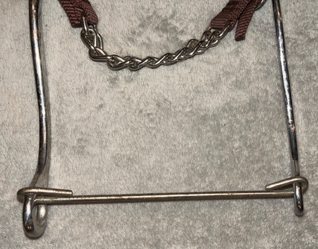 WESTERN MECHANICAL HACKAMORE WITH PINK RUBBER WRAPPED NOSE