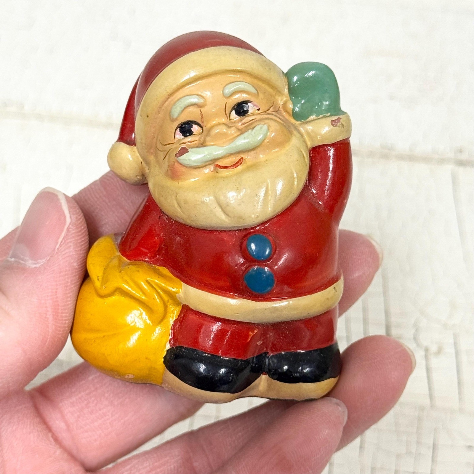 Vintage Santa Pencil Sharpener: Mini Christmas Decor