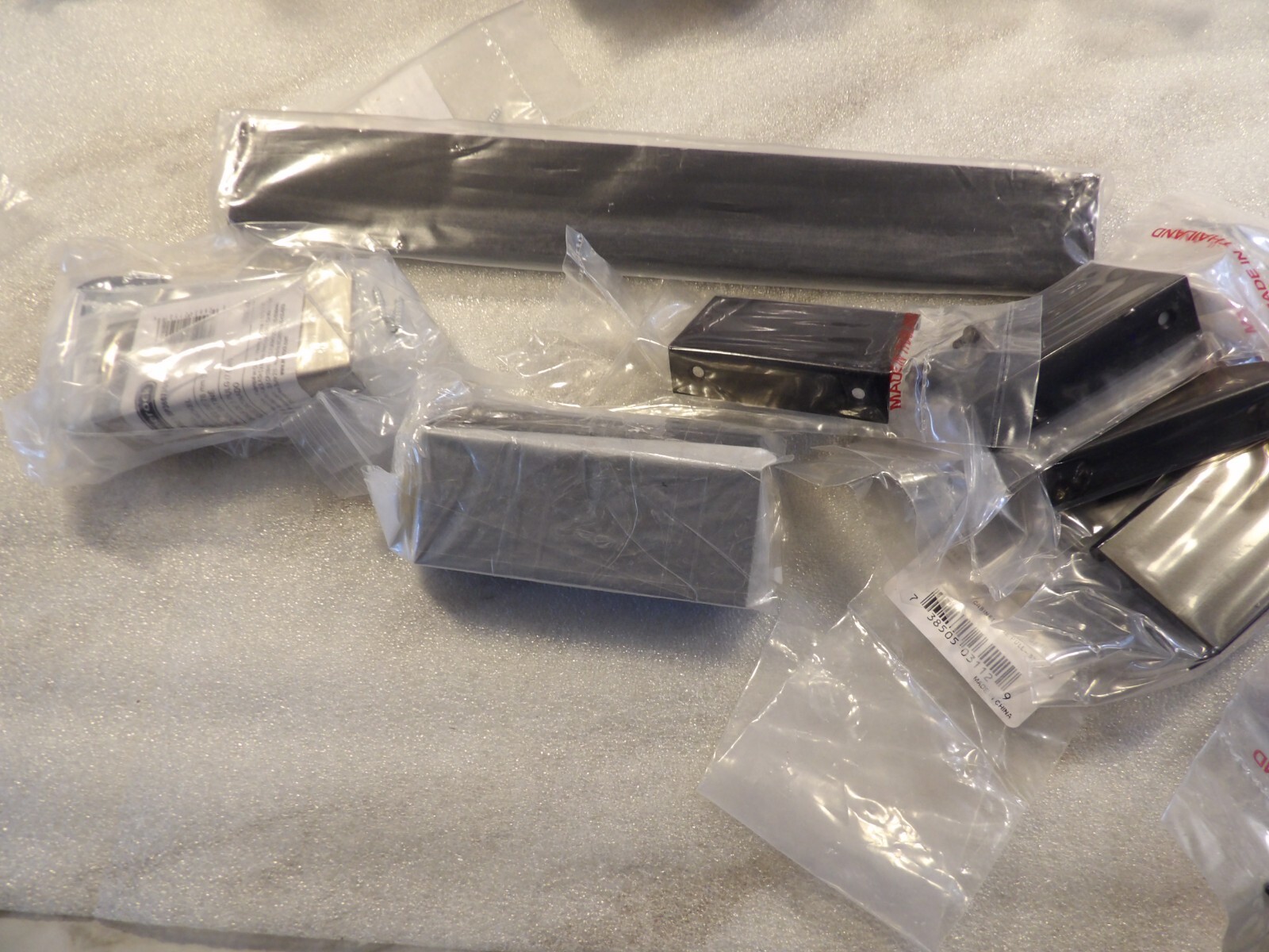 Lot with 29 Cabinet Pull Bar - mixed brands - #352