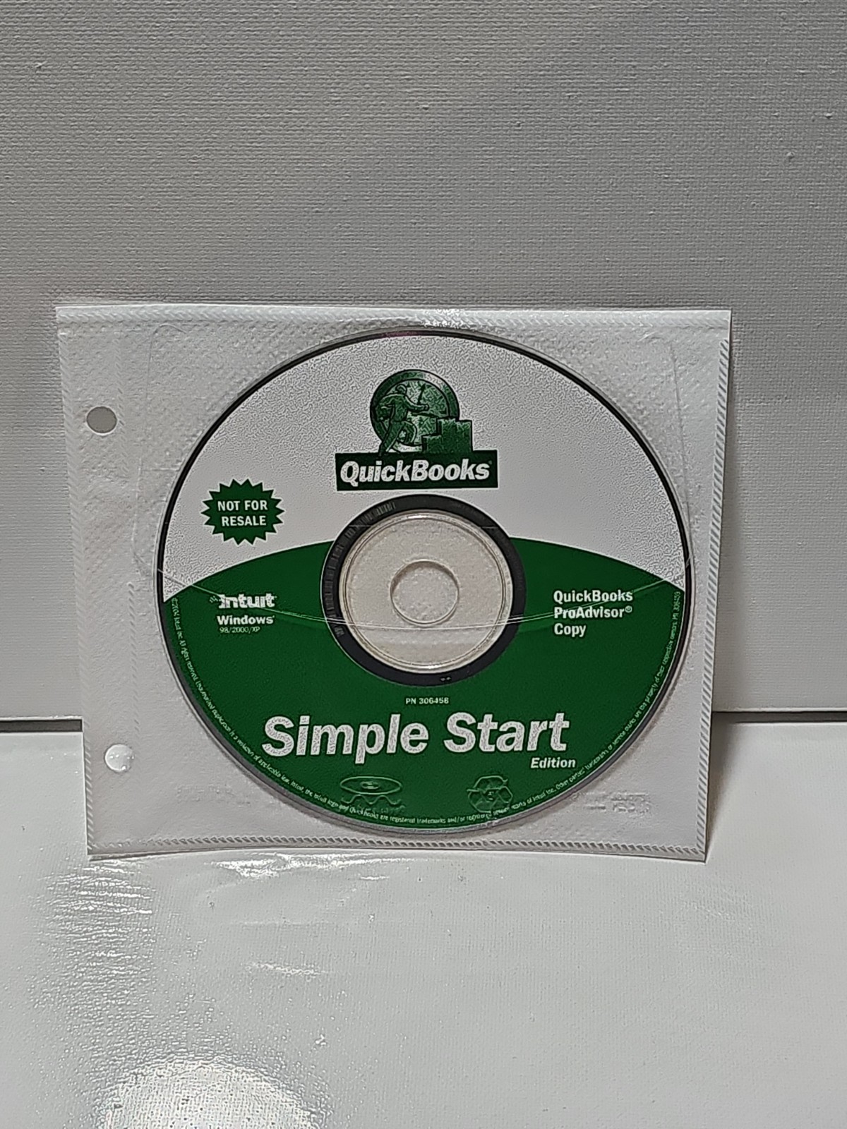 Intuit QuickBooks Simple Start Edition 2004 w/ License for Windows 98/2000/XP