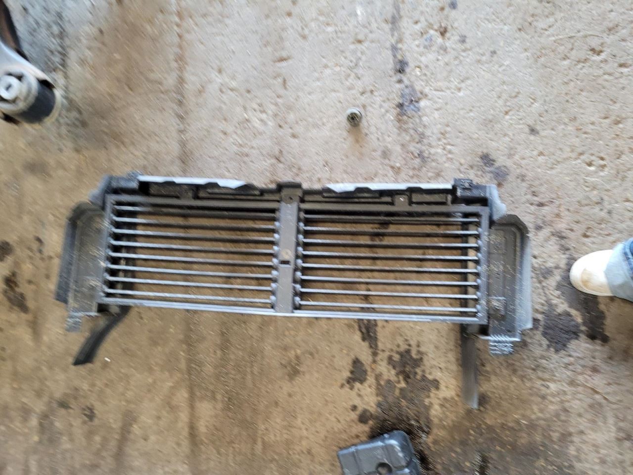 TRAVERSE  2018 Air Shutter 2027208