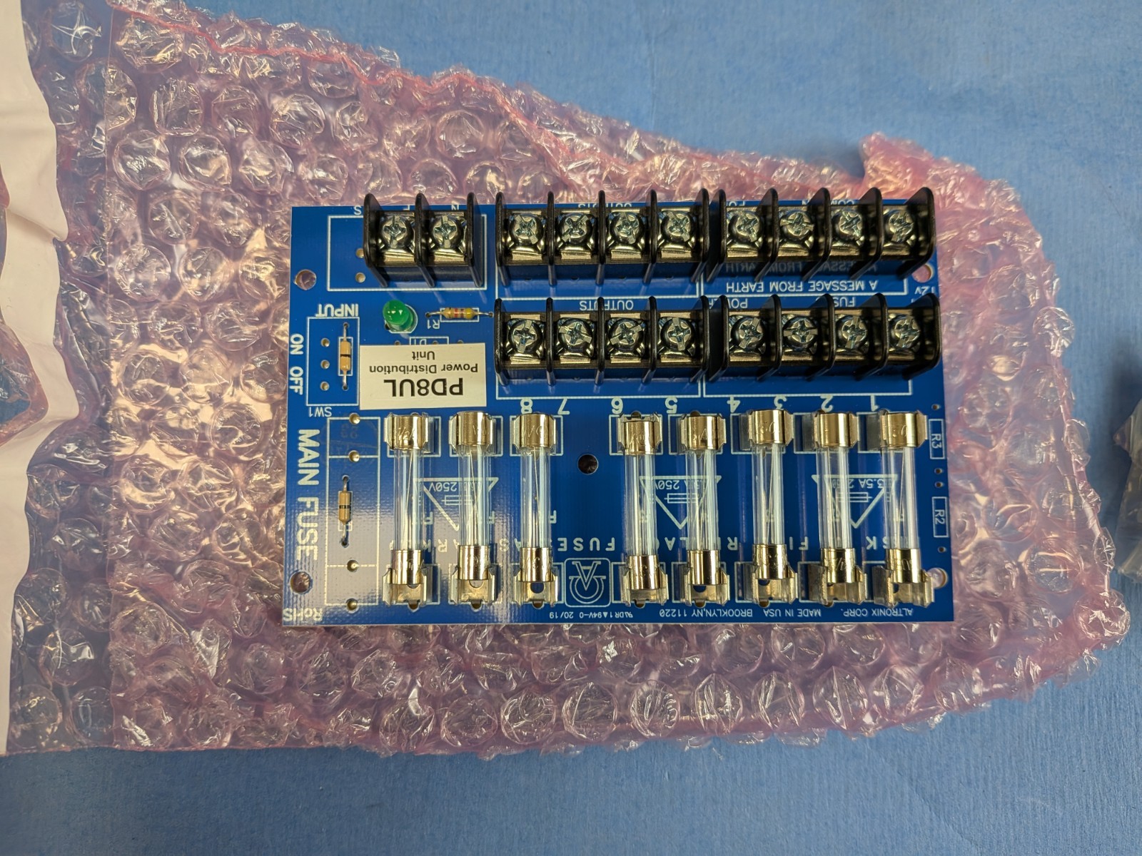 Altronix PD8UL Power Distribution Module 8 Fuse Protected Outputs, New-open Box