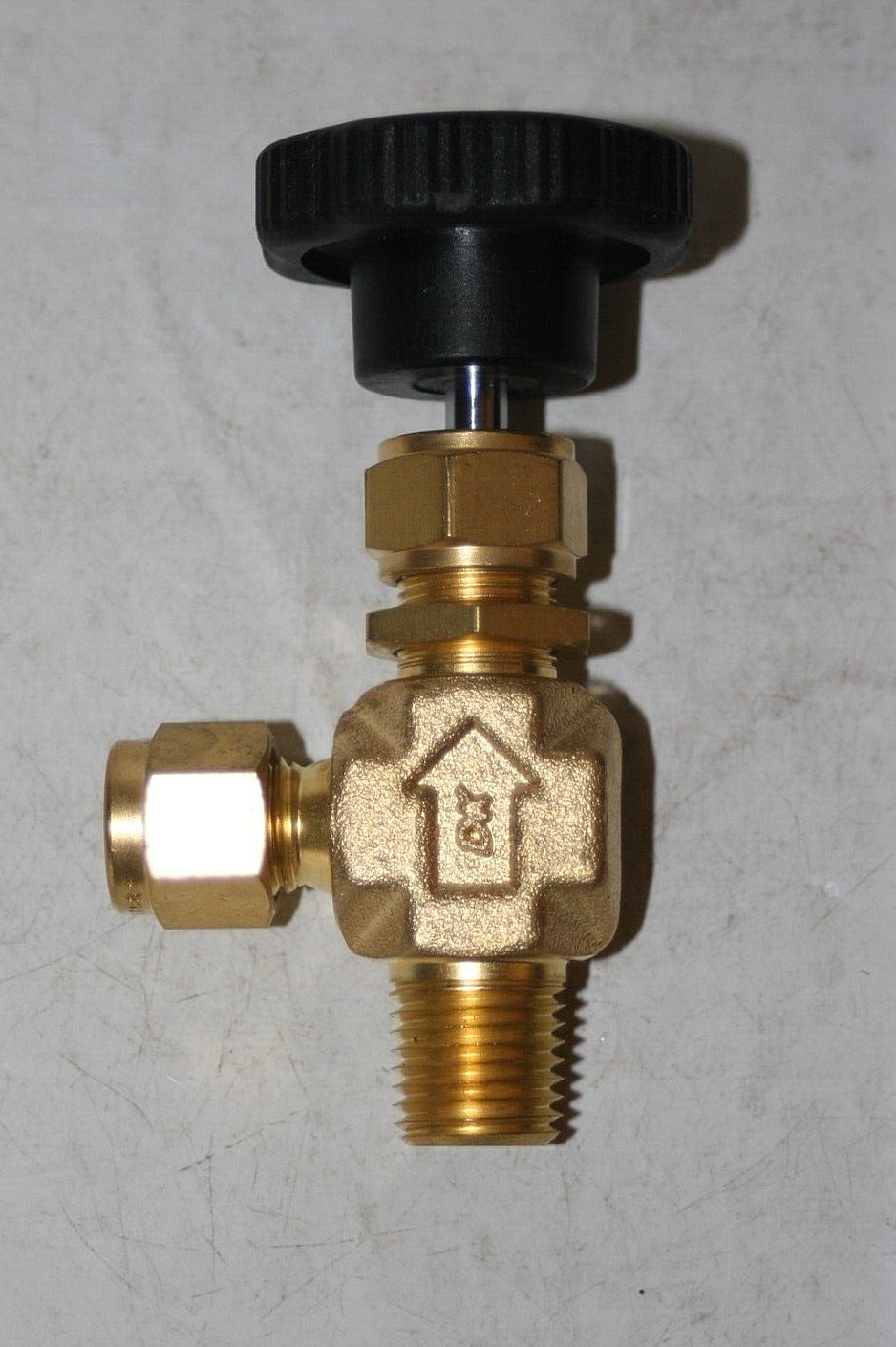 1/4 Tube x 1/4 MNPT Brass Angle Metering Needle Valve DK-LOK V15B-MD-4N4T-A-R-B
