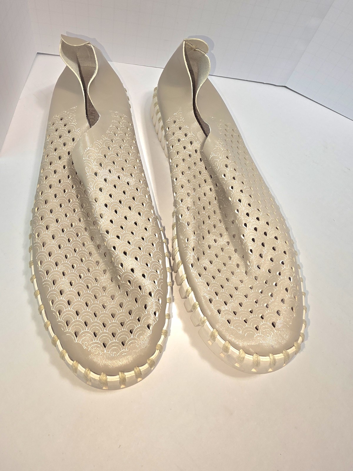 Ilse Jacobsen Hornbak Women Sz 9.5 Beige Perforated Slip-On Shoes