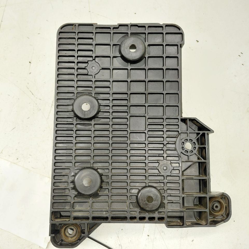 Chevy Trailblazer Battery Holder Tray  2023 2022 2021