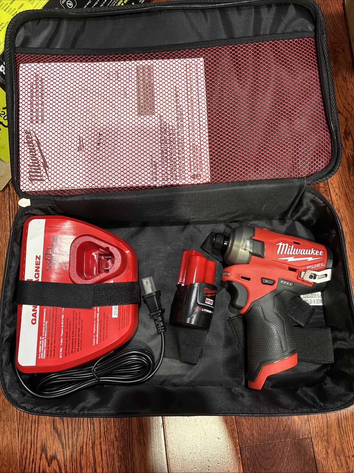 Milwaukee 2551-20 M12 FUEL SURGE 12V 1/4" Hex Hydraulic Impact Driver Full Kit