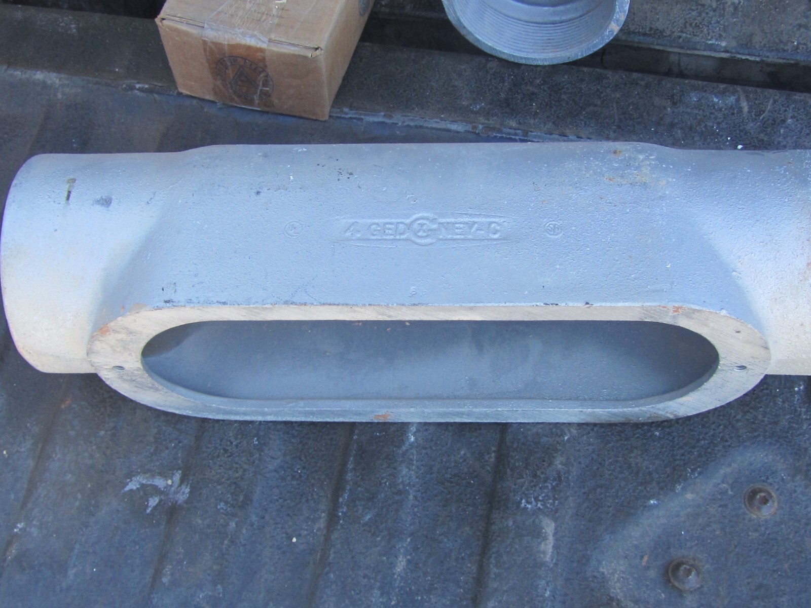 O-Z GEDNEY C400-M - 4" MALLEABLE IRON FORM 35 CONDUIT OUTLET BODY - TYPE C