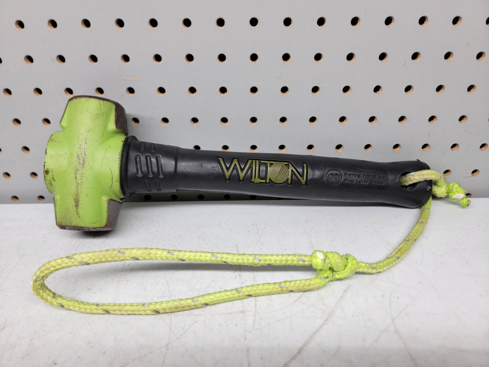 WILTON Unbreakable 12" Sledge Hammer, 2.5 Lb b-x
