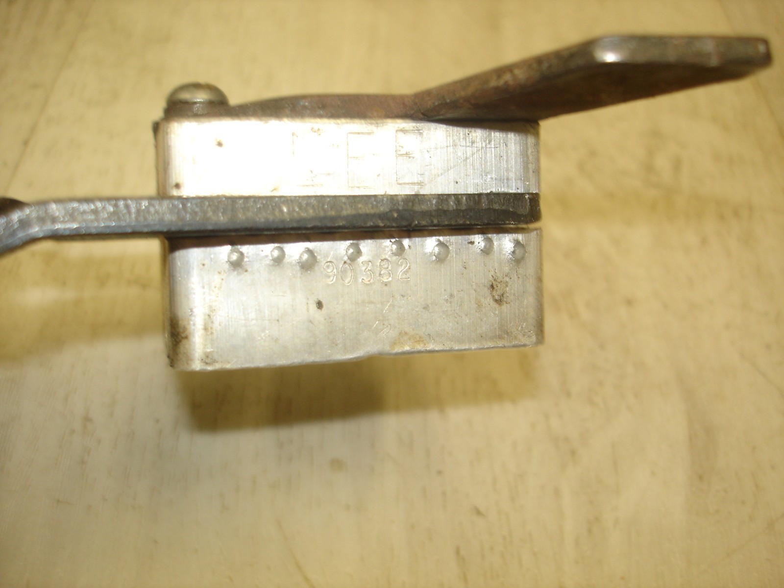 Lee 90382 2-Cavity bullet Mold