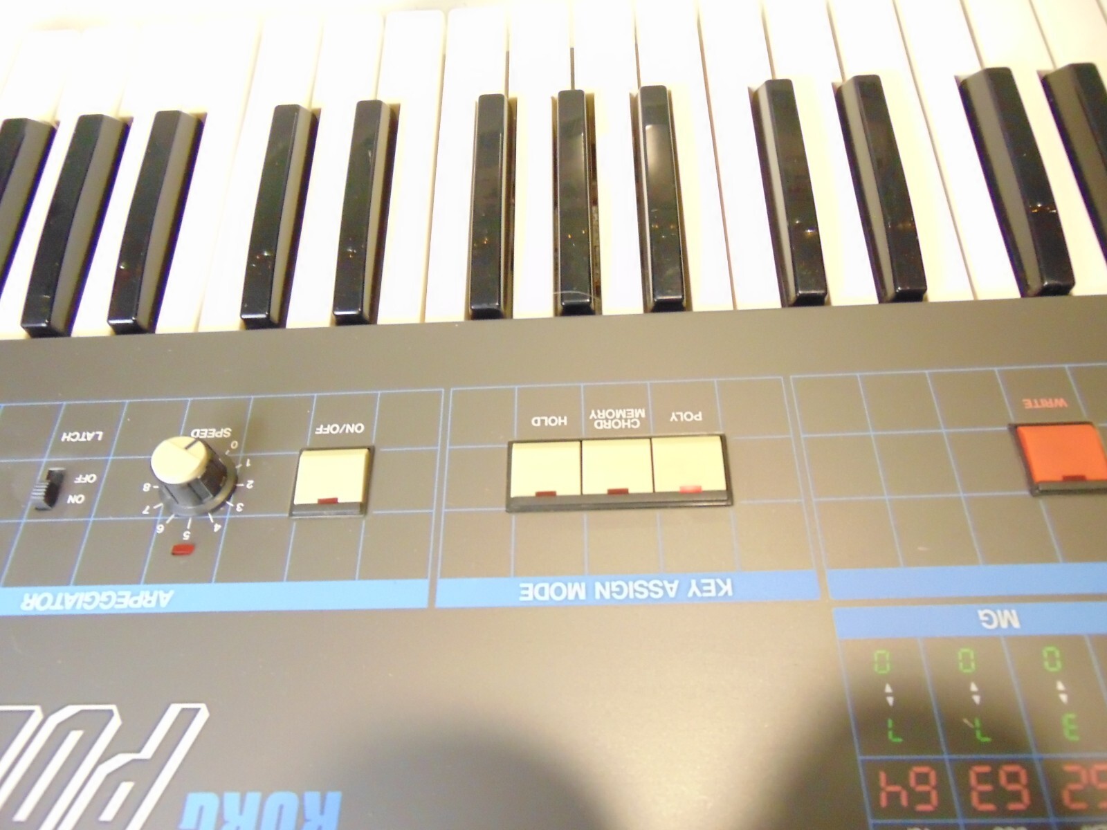 Working KORG POLY-61 Vintage 1980's Synthesizer Keyboard