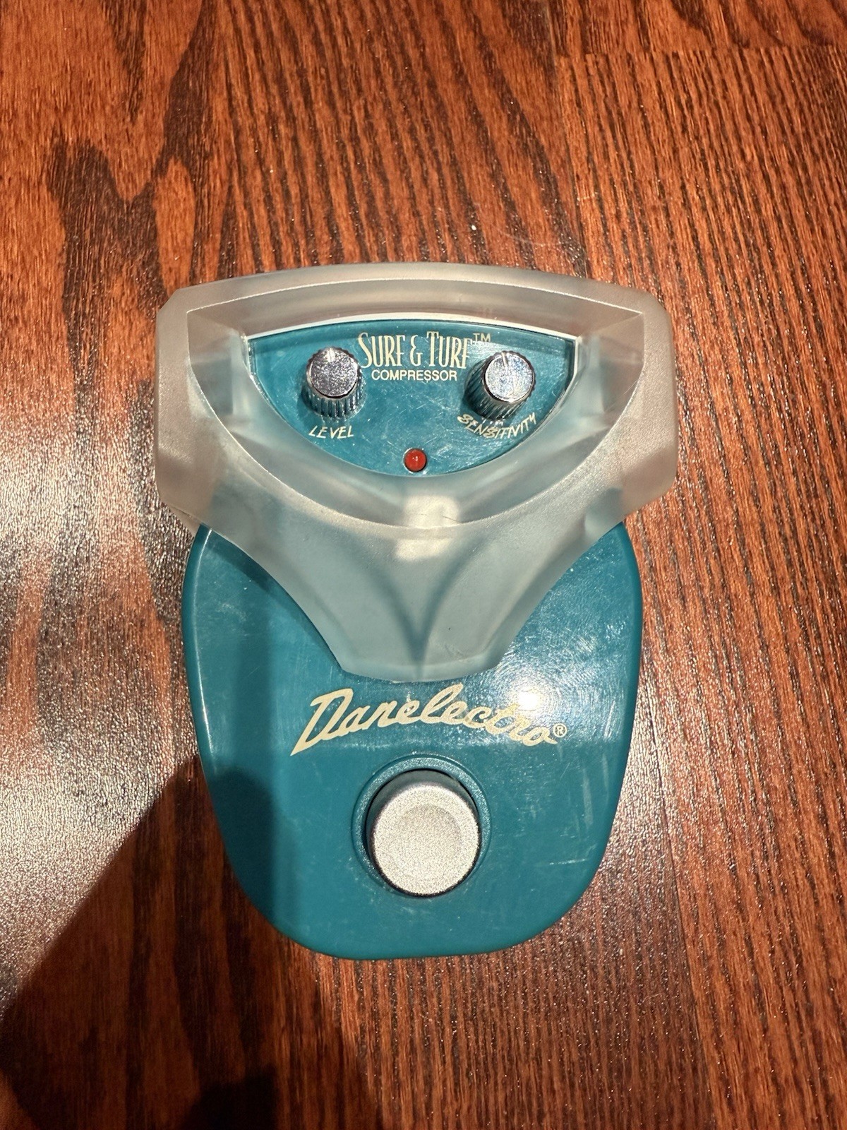 Danelectro Surf & Turf DJ-9 Guitar Compressor Pedal