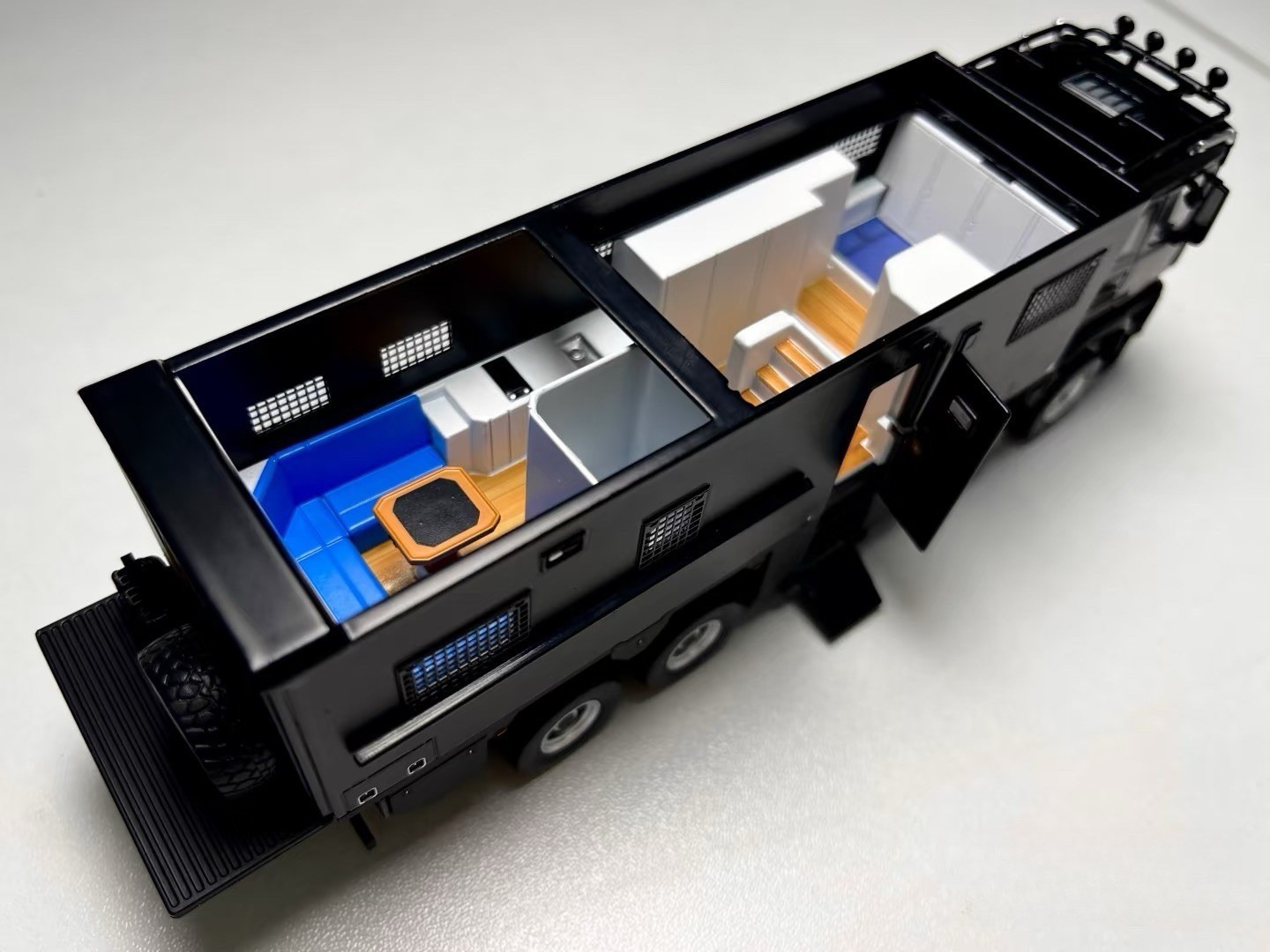 GCD 1/64 Mercedes Arocs 8x8 Ultimate Expedition Truck GT Show Exclusive Black