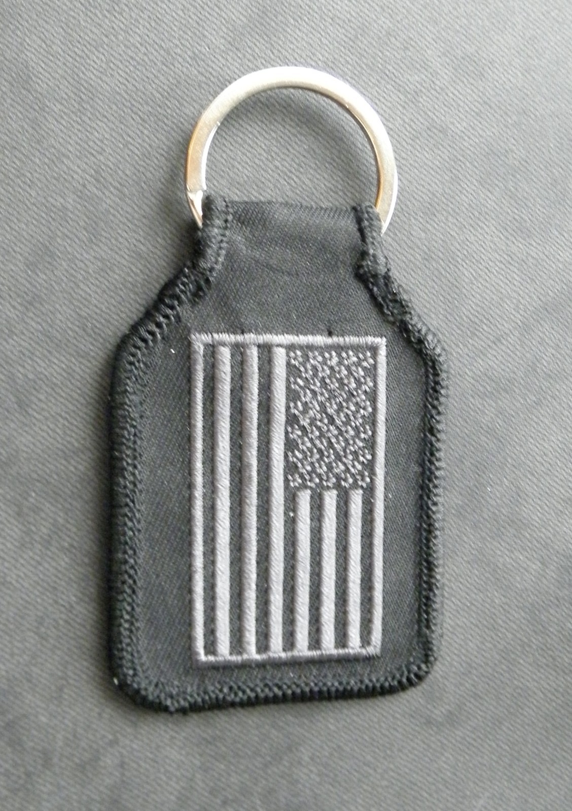 Jolly Roger Skull Cross Bones USA Flag Embroidered Keyring Key Chain 2 3/4 "