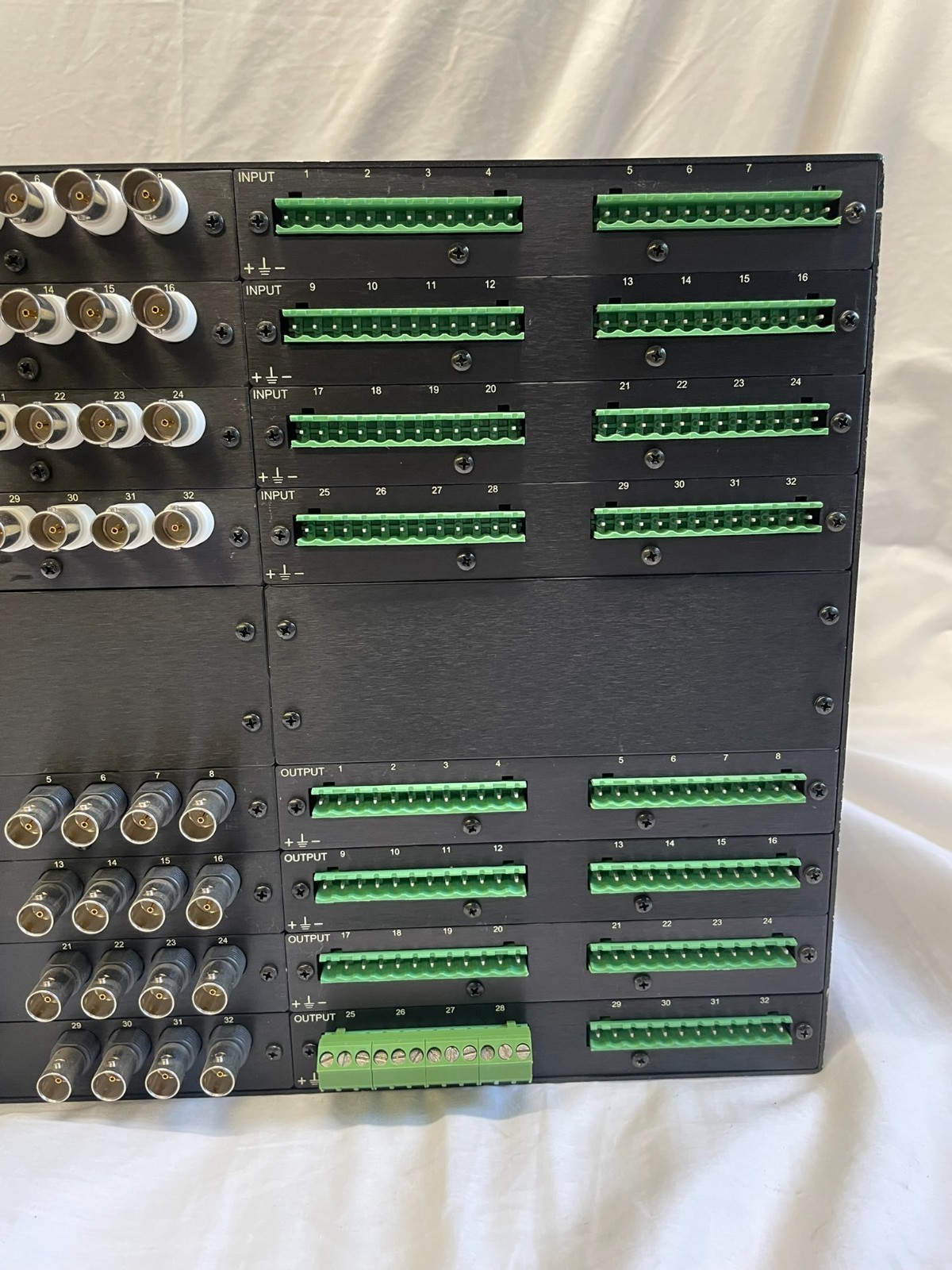 AMX 8Y-3000 Series Audio - Video Matrix