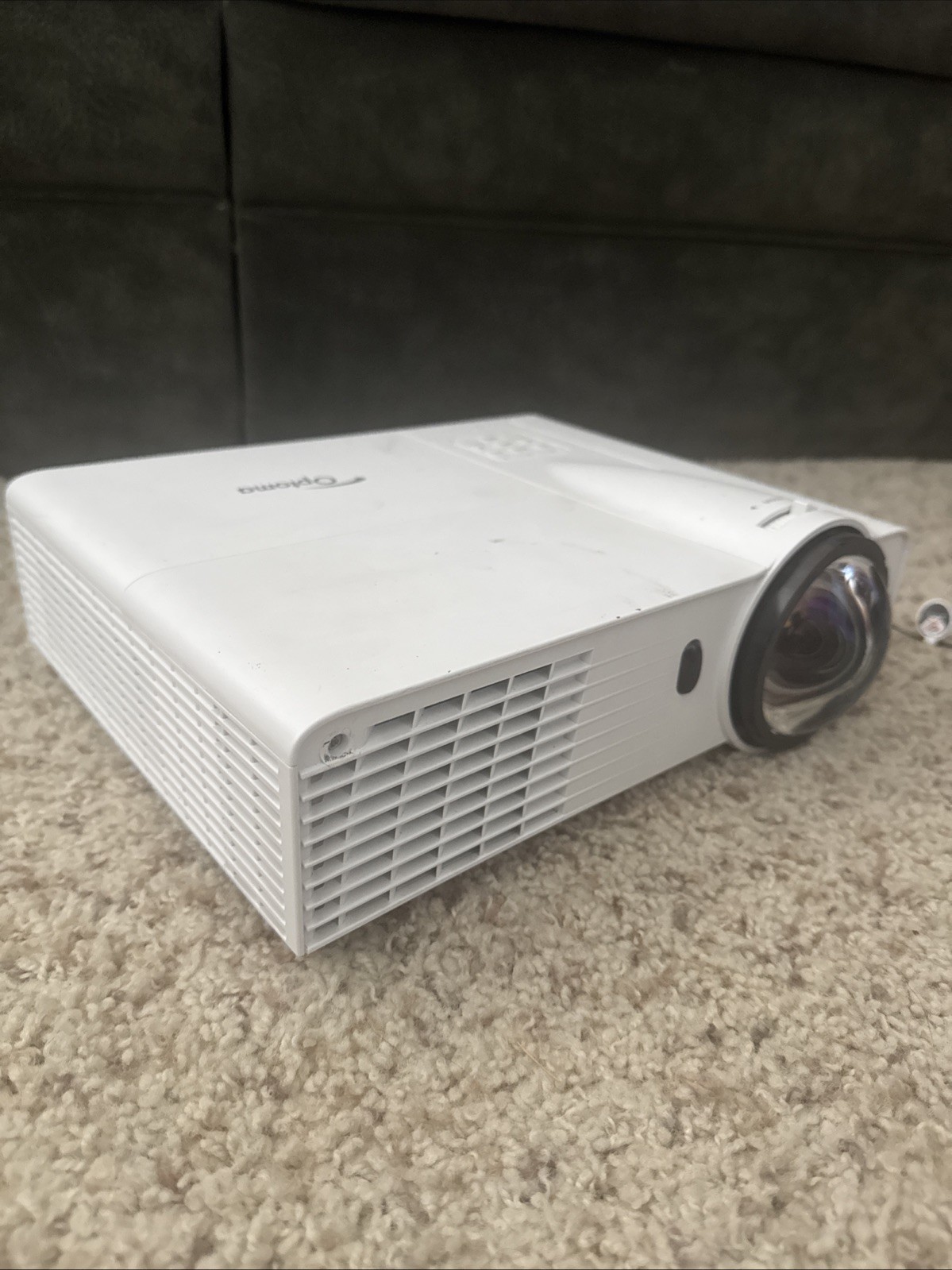 Optima Short Throw Projector, For parts, Powers on, Likely Bad Lens Issue