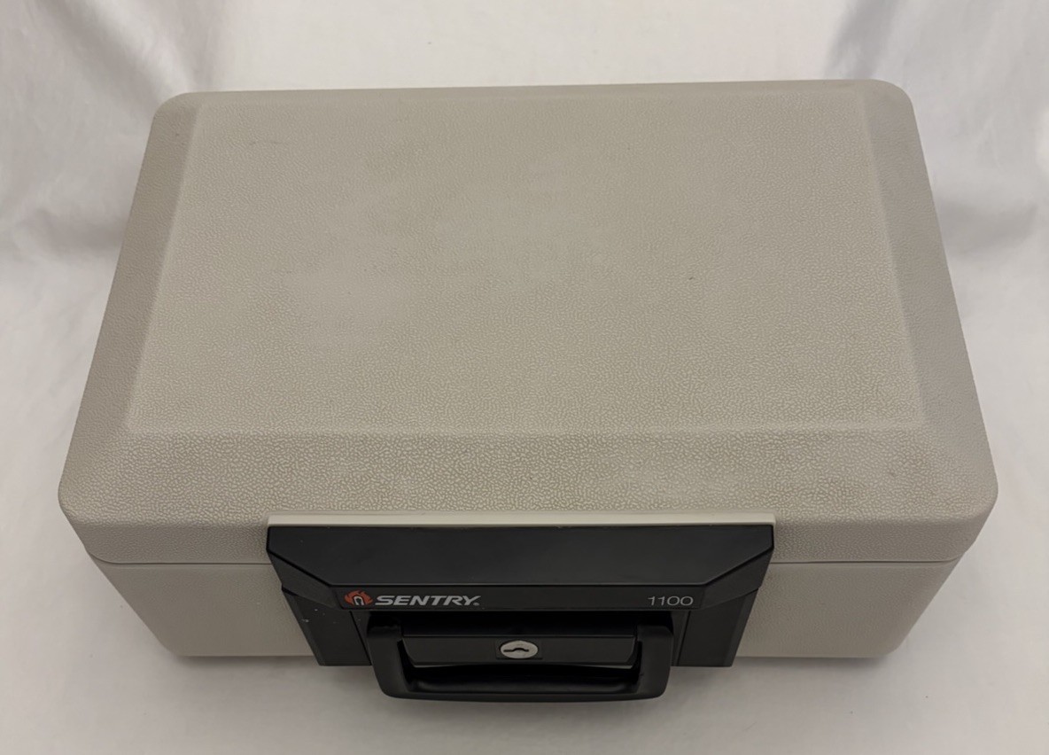 Sentry Safe 1100 Fire Resistant Valuables Security Lock Box Chest W/Key EUC
