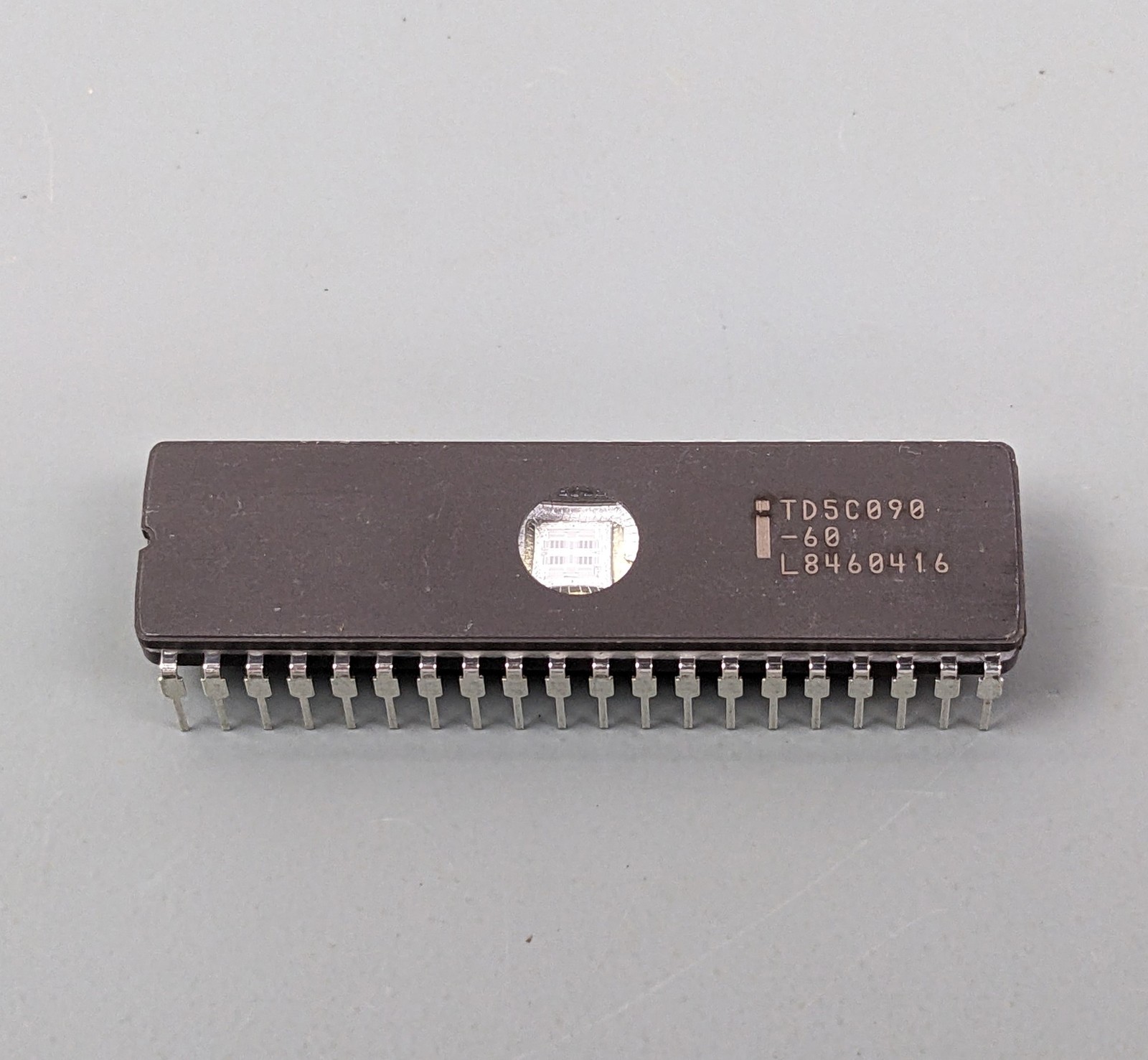 (2) Intel D5C090 ICs - PLD Programmable Logic DIP-40