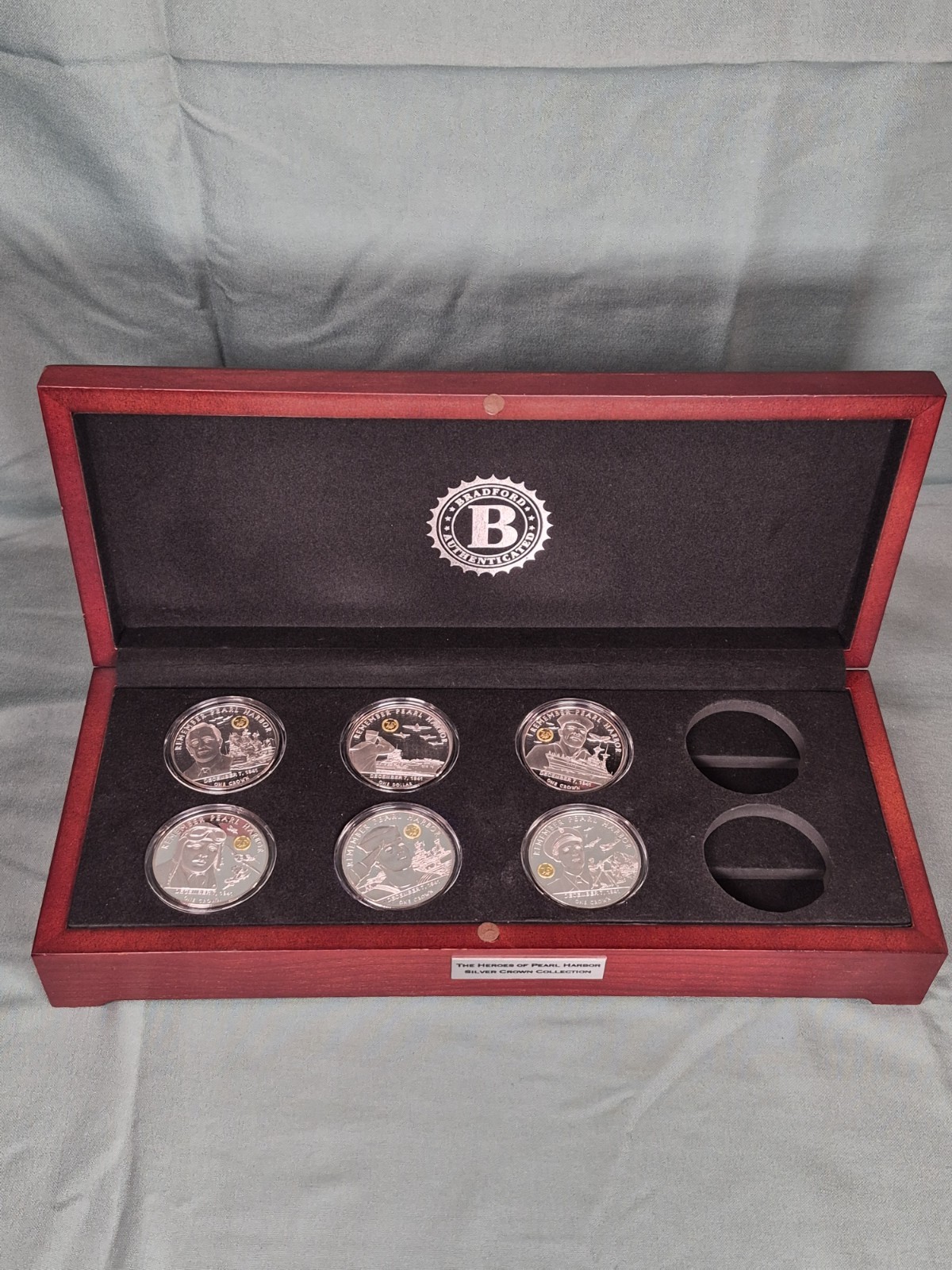 Heroes of Pearl Harbor Silver One Crown One Dollar Commemorative Coin Collection