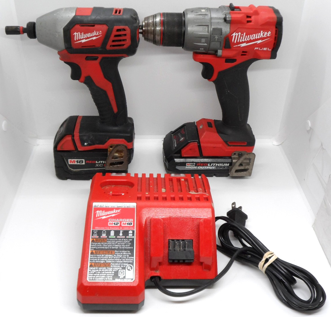 Milwaukee Hammer Drill 2904-20 Impact Driver 2656-20 + 2 Batteries & charger