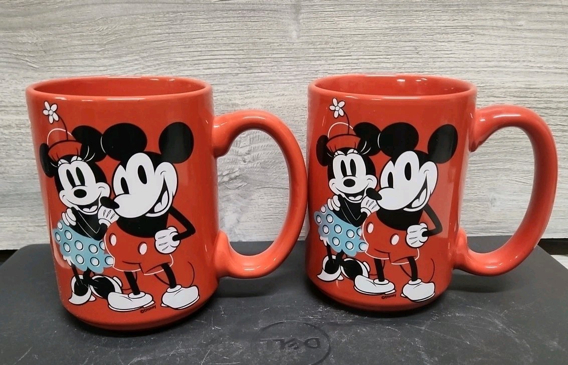 Disney Mickey and Minnie Mouse Red Mug Born Original Zak! Designs 2020 D4