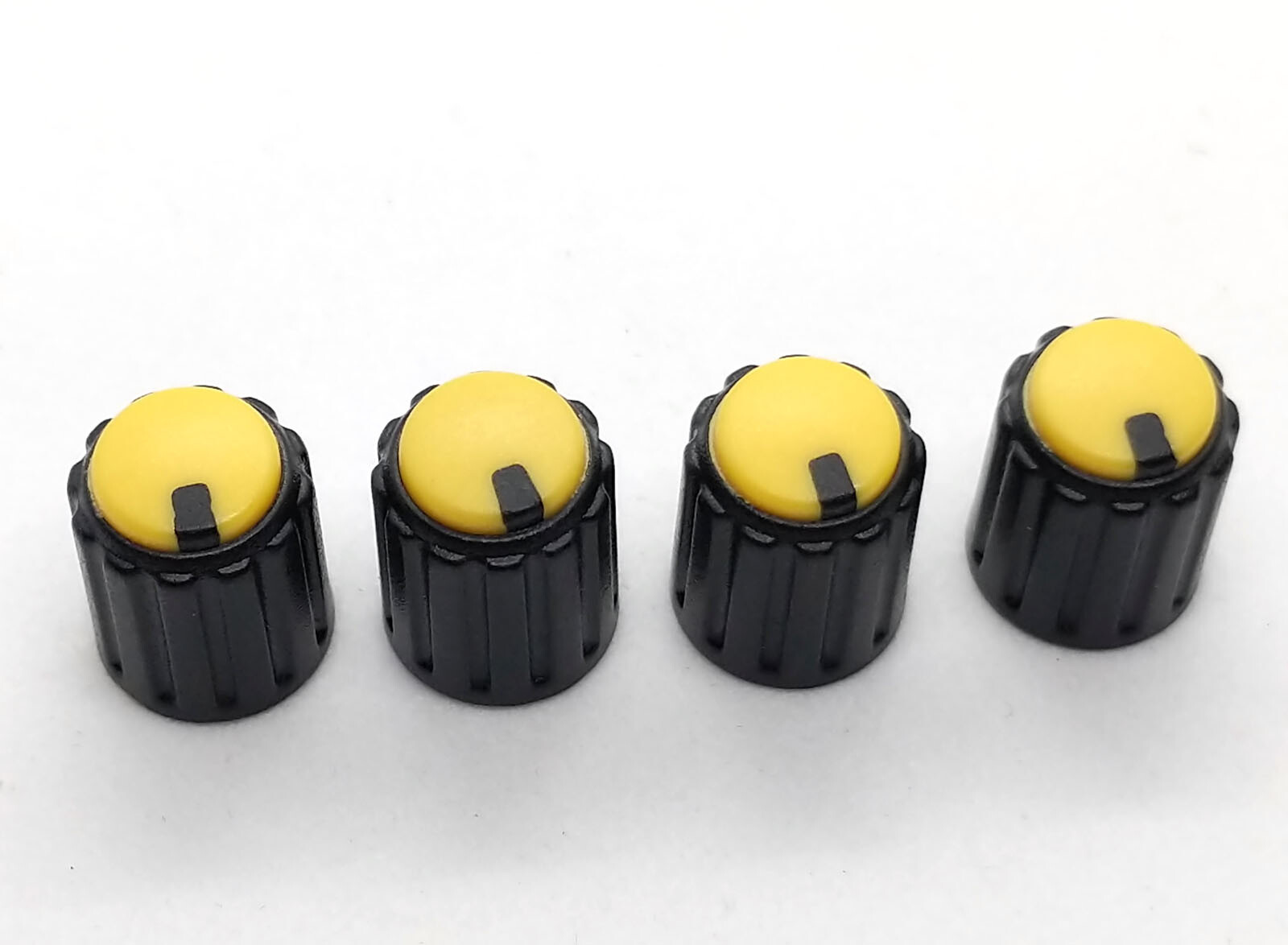 4 Small Mini Control Knobs Pedal Pot Volume 6mm 18T Shaft 10x12mm Potentiometer
