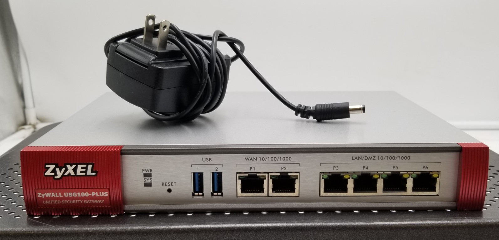 Firewall ZyXEL USG100-PLUS UNIFIED SECURITY GATEWAY