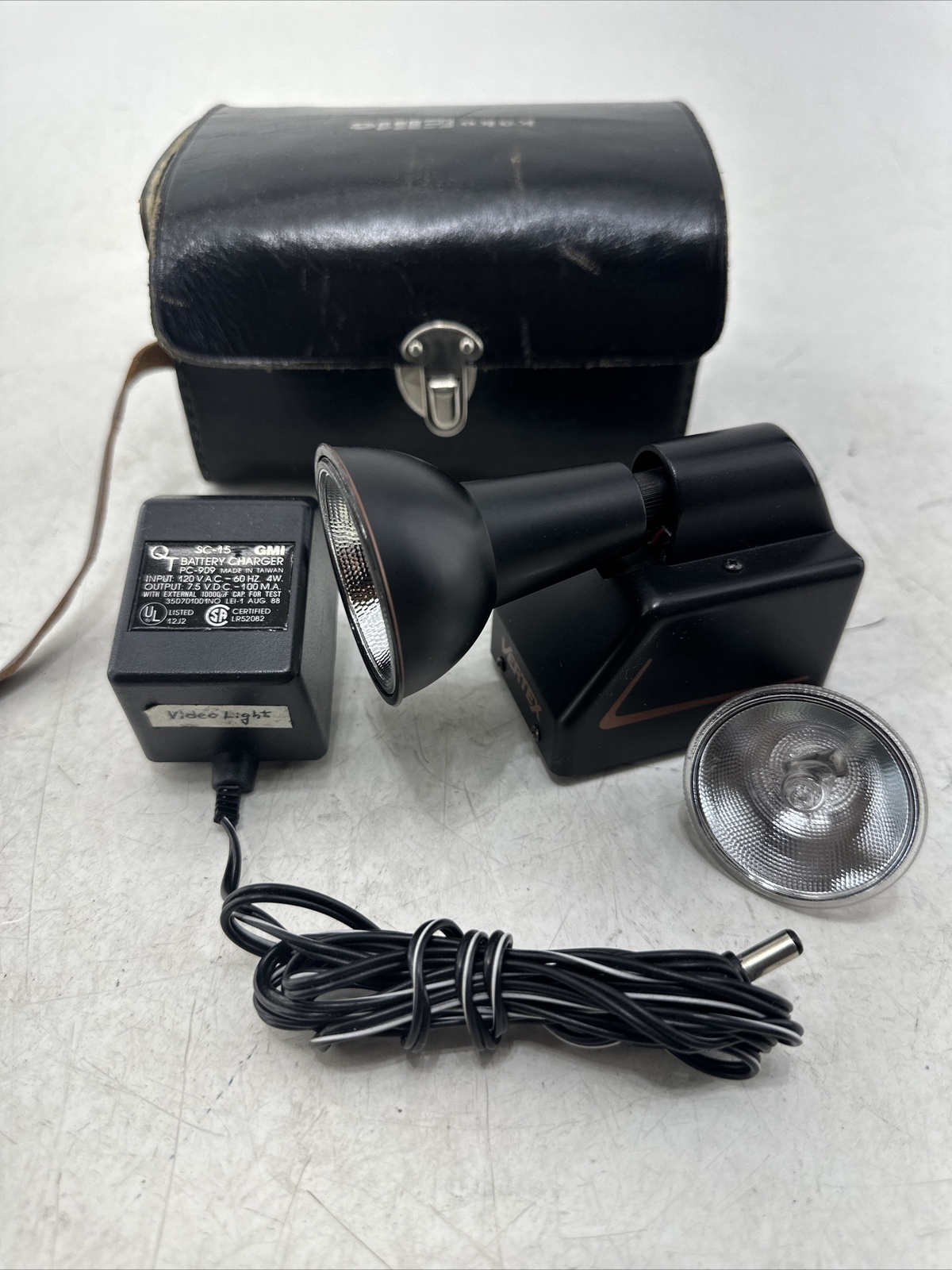 Vertex Sc-15 QT Video Light GMI