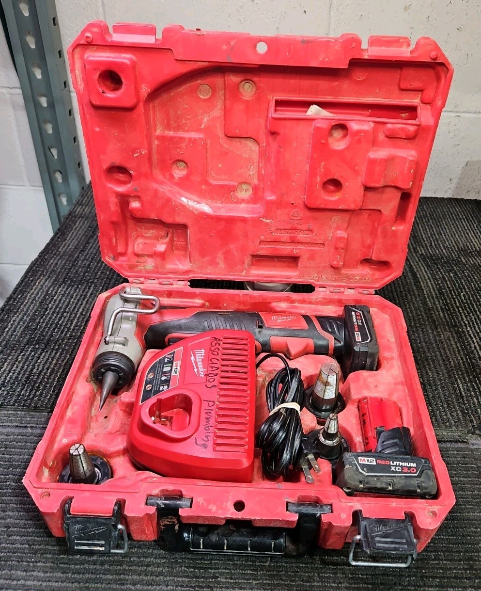 Milwaukee Tools 2432-22 M12 Cordless Proplex Expansion Tool Kit