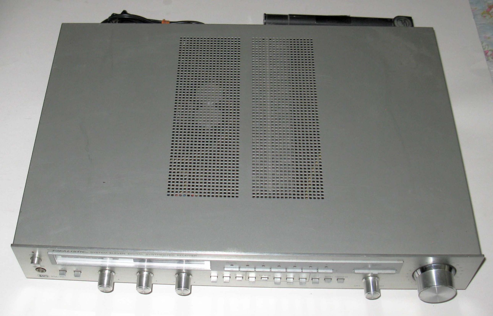 Vintage Realistic System Eleven Digital Synthesized Receiver Powers On No Sound