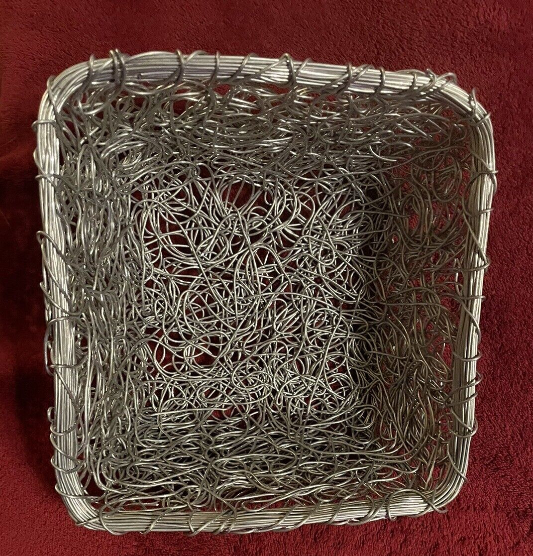 UNIQUE TWISTED METAL SILVER WIRE 8" BOHO STYLE BREAD / FRUIT BASKET
