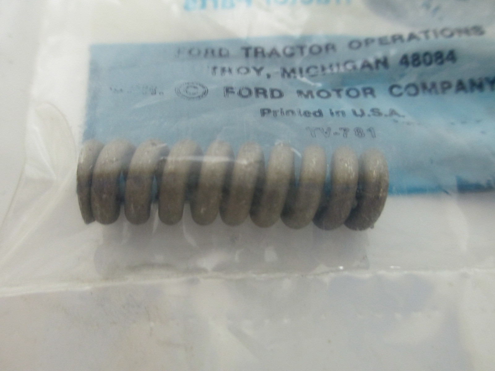 FORD SPRING 2 PACK E7NN9F537AA OEM NEW IN PACKAGE TRACTOR BACKHOE