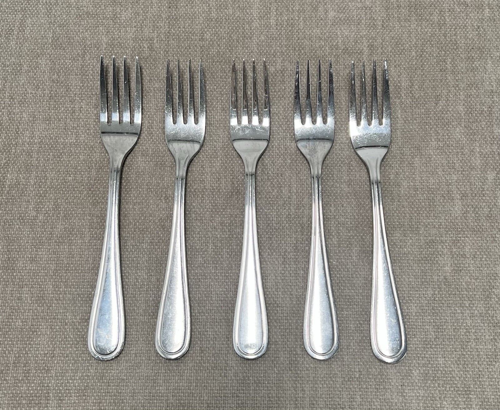 Tria Stainless Dinner Fork Glossy Silverware Flatware Round Tip Ridge 5 Pc Set