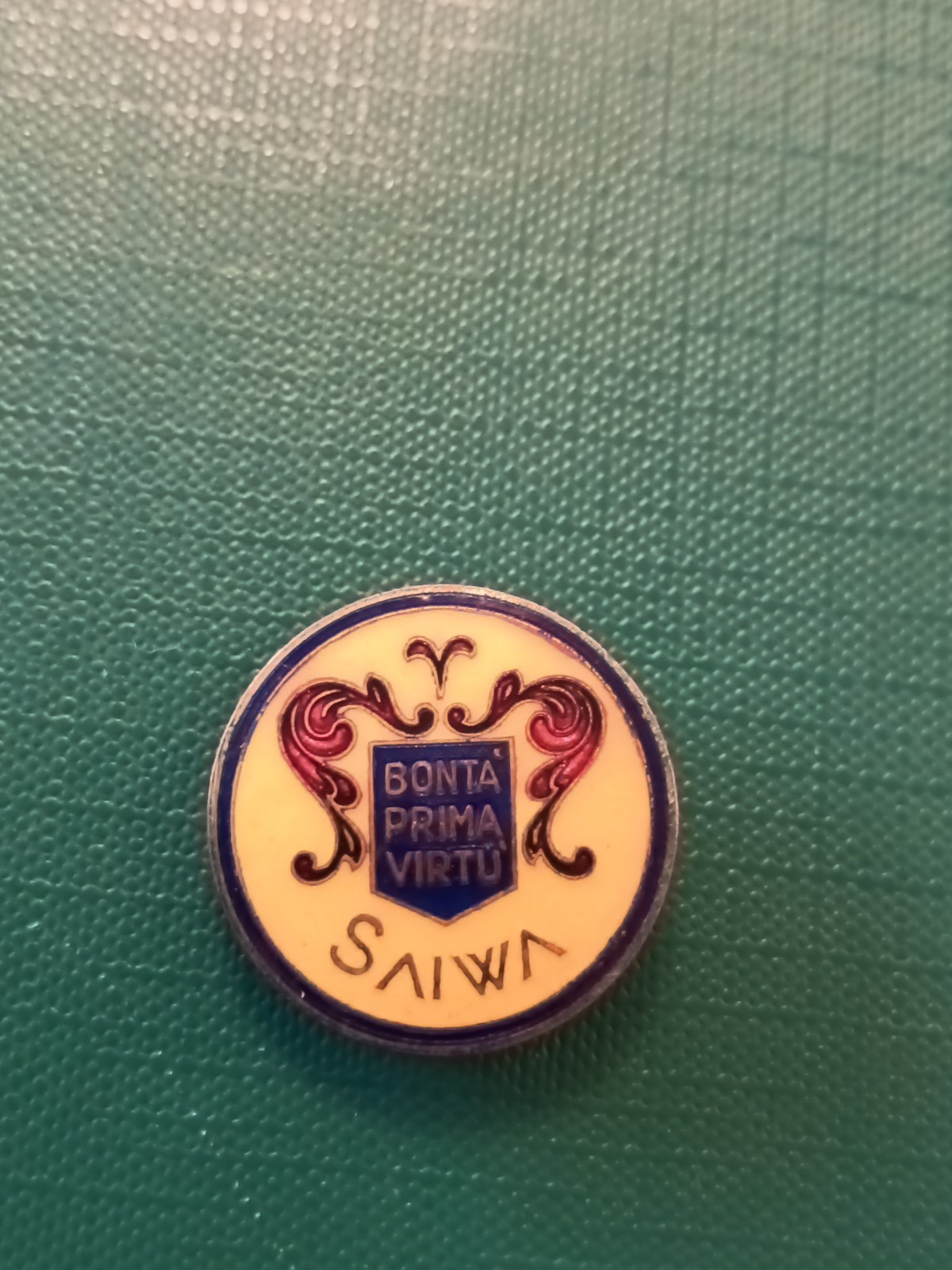 Rare Kingdom Advertising Badge Cookies Saiwa Gabriele D'Annunzio Logo