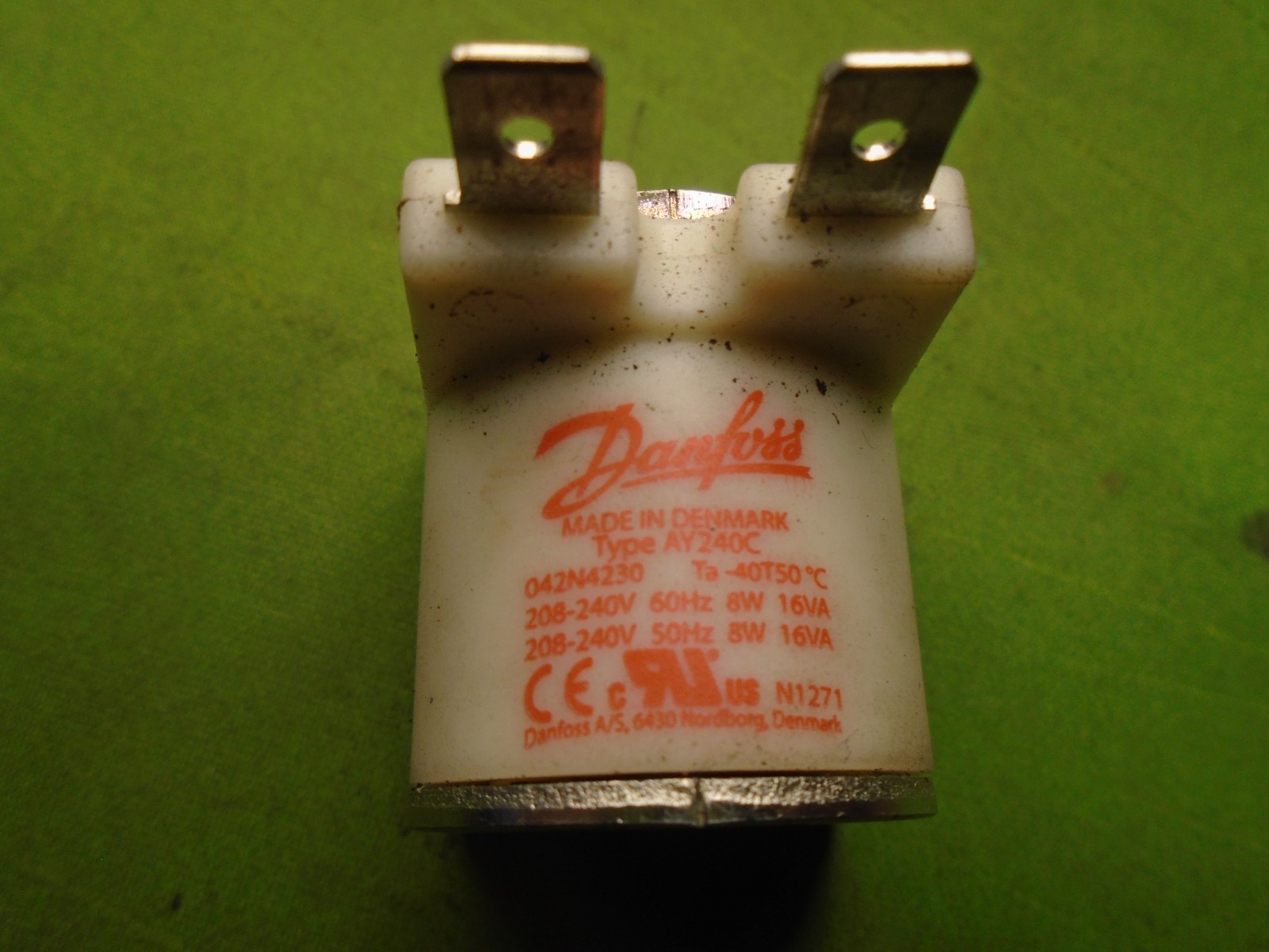 Danfoss Coil 042N4230 Solenoid Valve 208/240V 50/60Hz AY240C