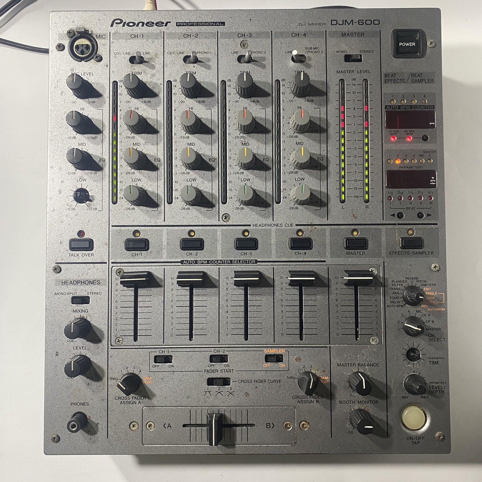Pioneer DJM-600 Professional DJ Mixer 4-channel Silver Equipment (For Parts)
