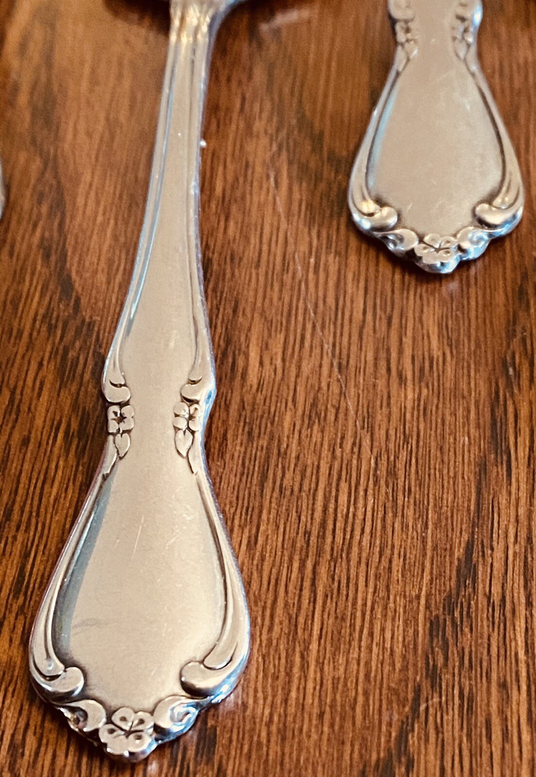 Oneida Oneidcraft Deluxe Floral Glossy  Chateau 8- Teaspoons 6"