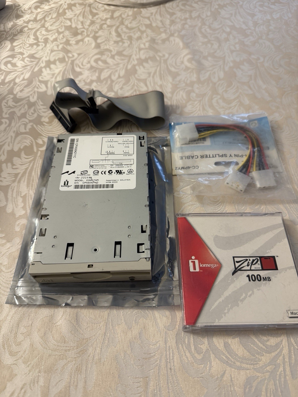Iomega ZIP 250 ATAPI IDE Internal Drive Fully Tested+ Cables + Zip Disk