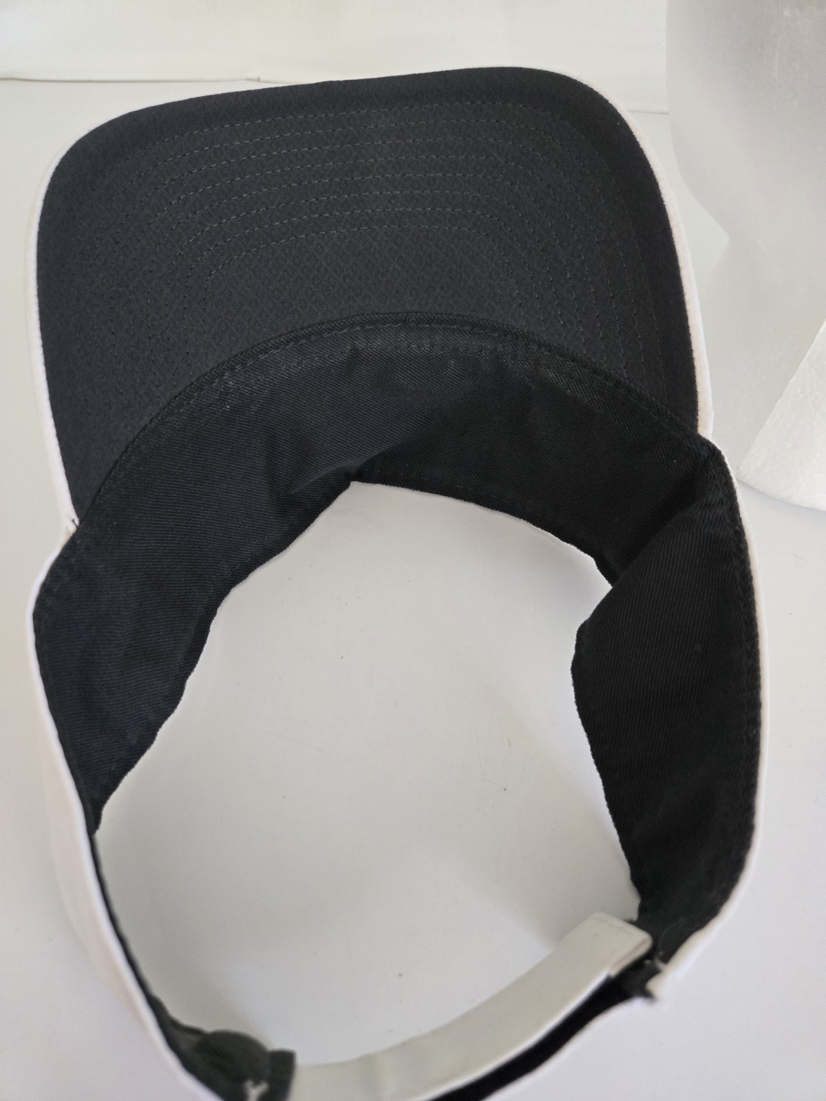 Nike Dri-Fit White Hook & Loop Ace Visor Small/Medium FREE SHIPPING